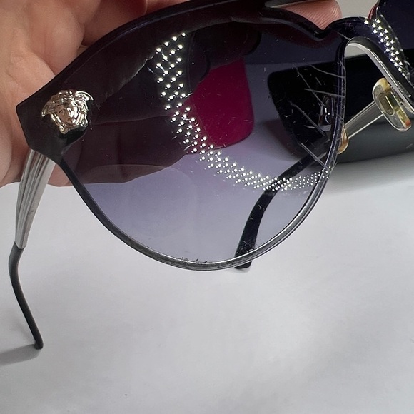 Versace Black & Chrome Rimless
Aviator Sunglasses Blue Gradient Lenses with Case main image 14